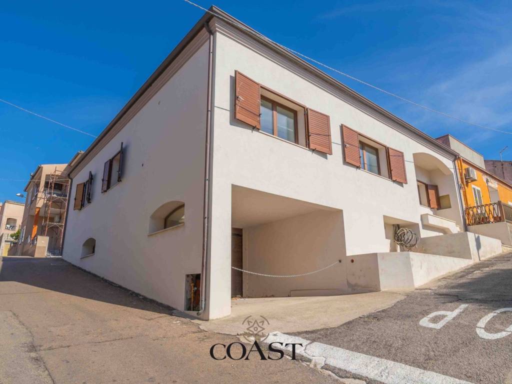 Casa indipendente a Arzachena in Via Sebastiano Satta - Foto 3