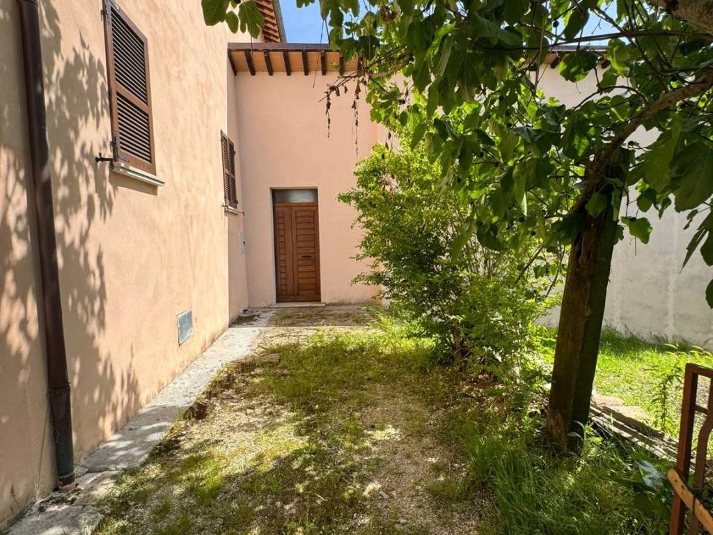 Villetta a schiera a Nocera umbra in Vocabolo Colsantangelo - Foto 2