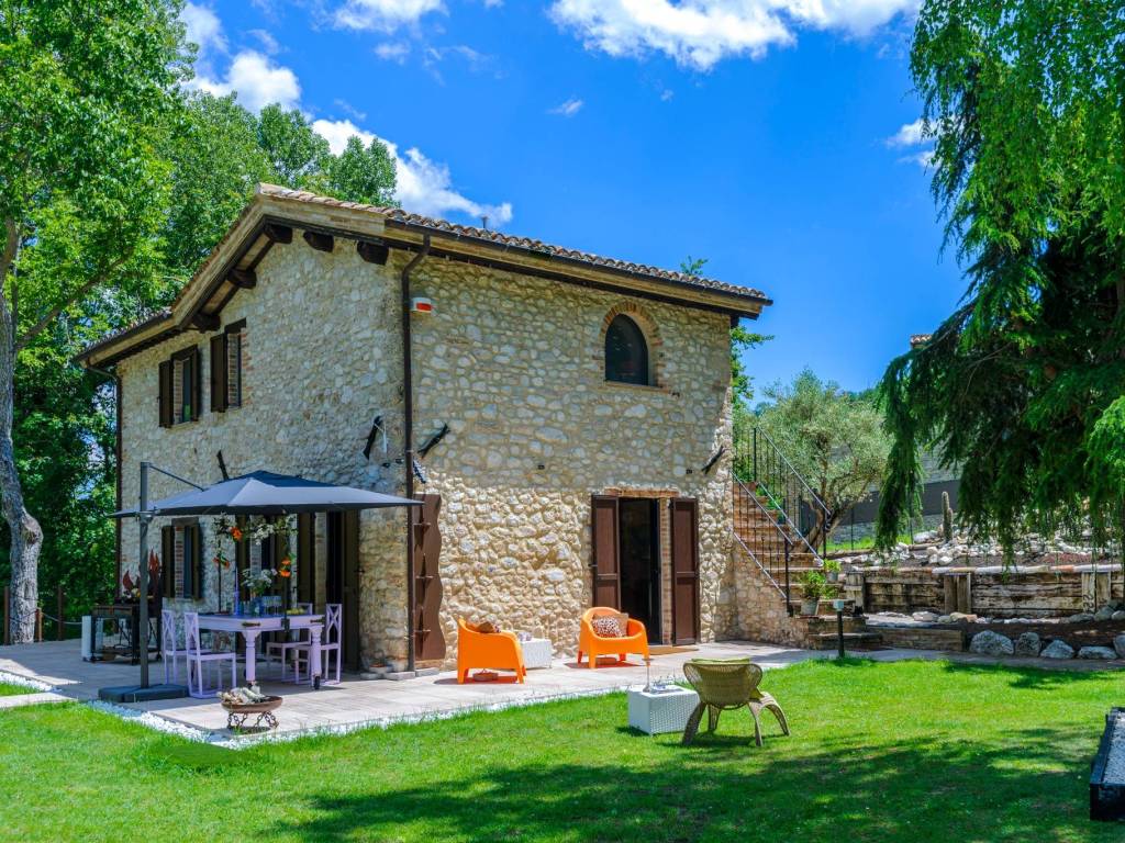 Villa a Sarnano in Contrada Terro - Foto 2