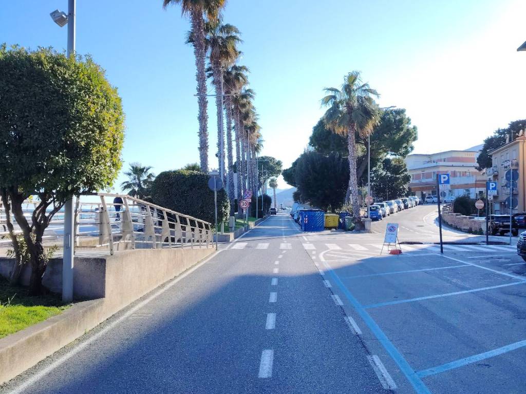 Appartamento a Loano in Piazzale Giuseppe Mazzini - Foto 2
