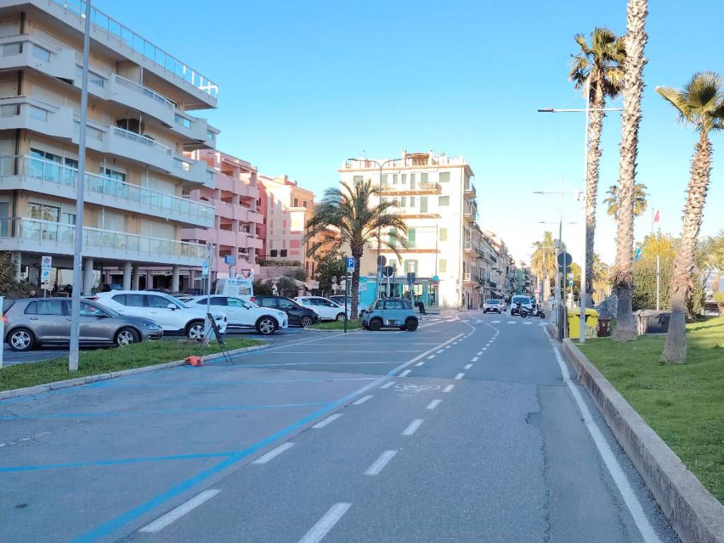Appartamento a Loano in Piazzale Giuseppe Mazzini - Foto 3