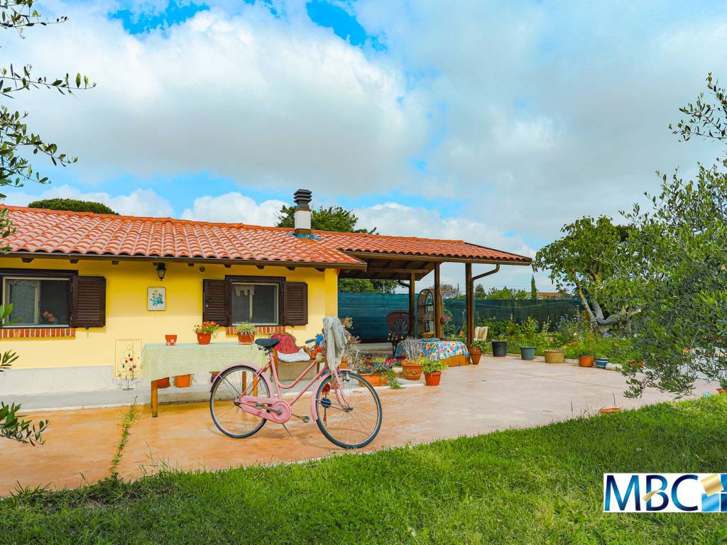 Villa a Aprilia in Via Ufente - Foto 4