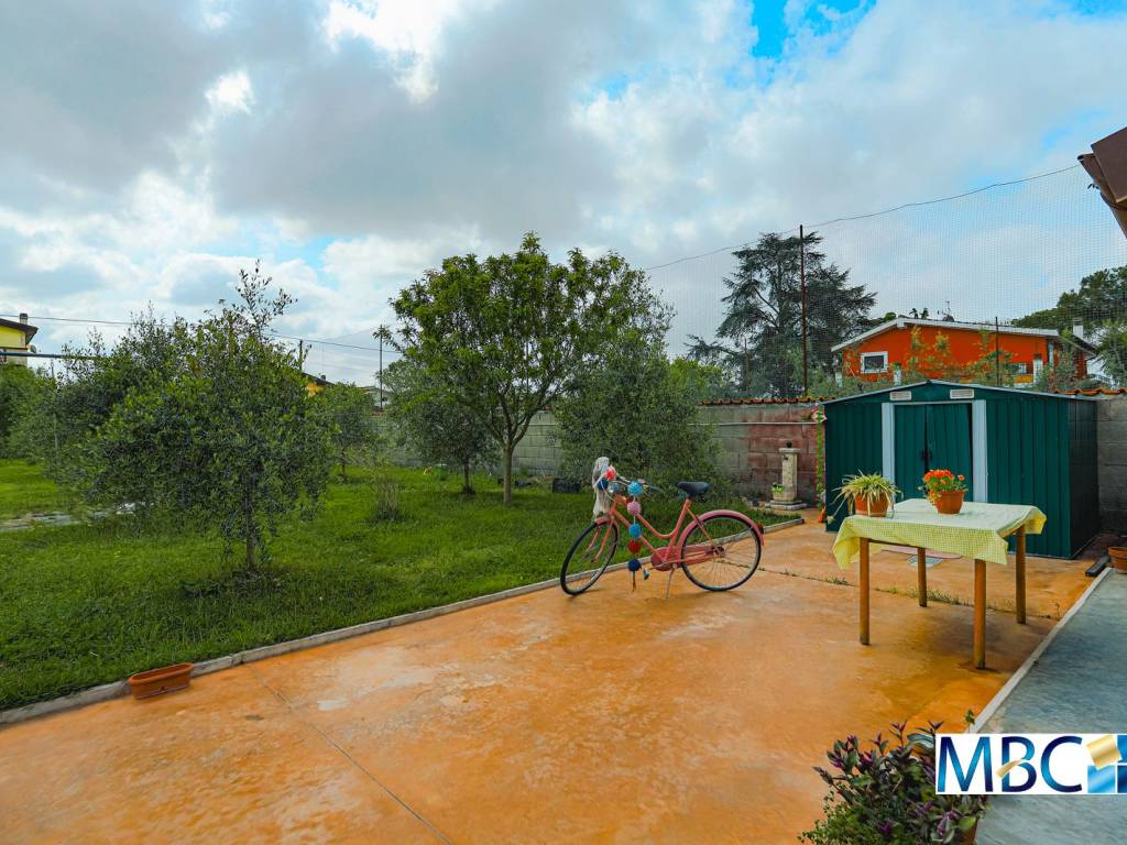 Villa a Aprilia in Via Ufente - Foto 5