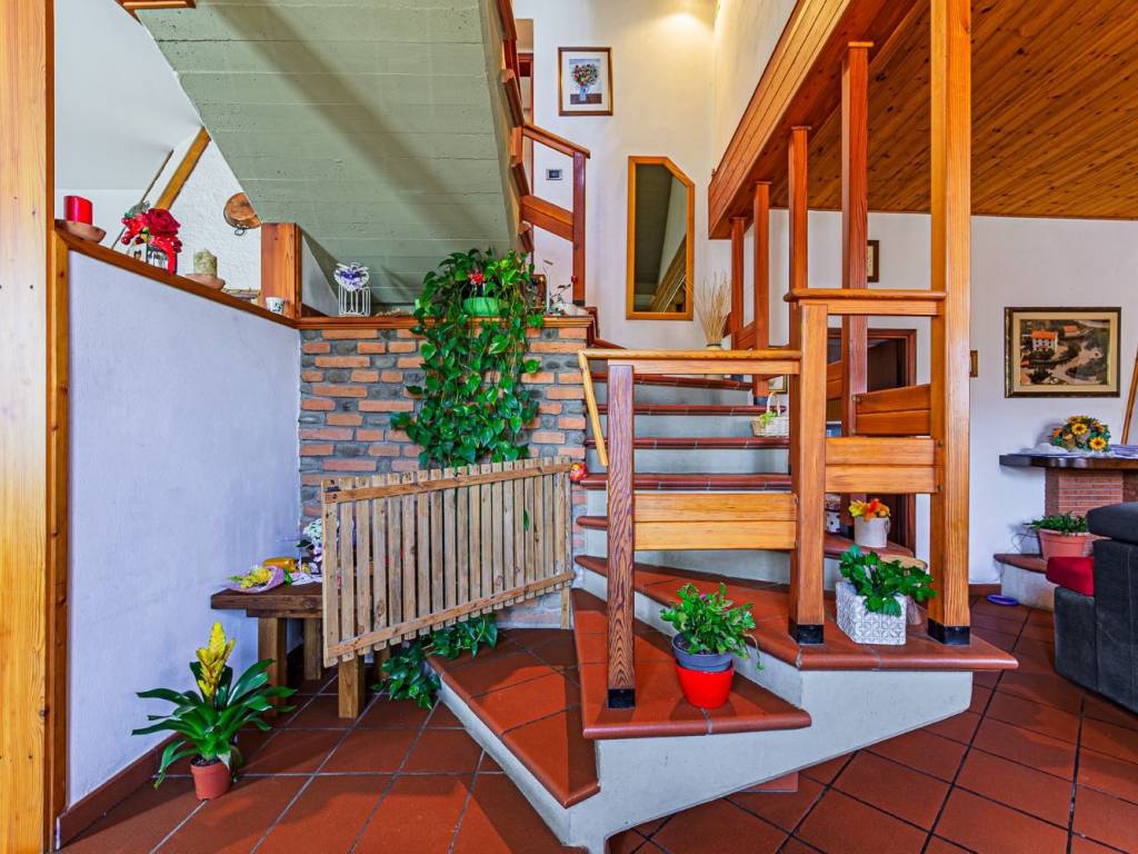 Casa indipendente a Pistoia in Via Piastre E Prunetta - Foto 4