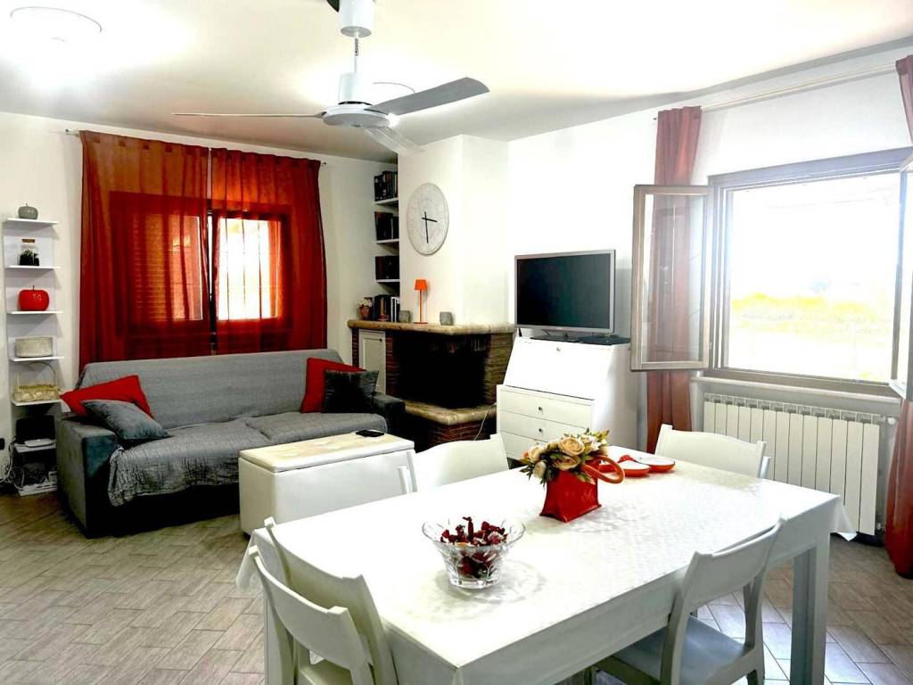 Casa indipendente a Terracina in Strada Delle Cannete - Foto 4