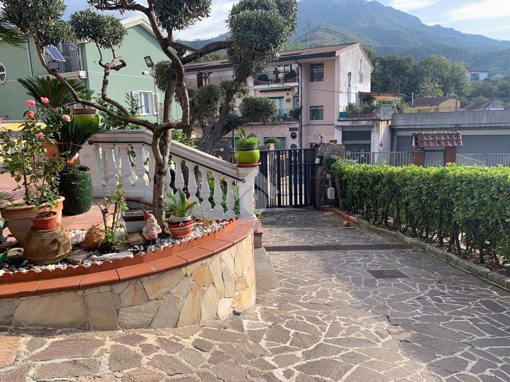 Casa indipendente a Baronissi in Via dei Due Principati, 22 - Foto 2