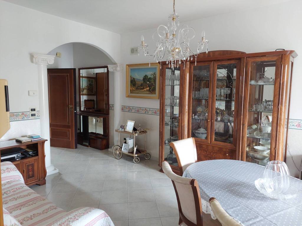 Appartamento a Trani in Via Giuseppe Alberto Pugliese, 5 - Foto 2