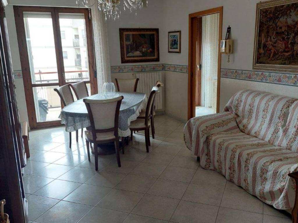 Appartamento a Trani in Via Giuseppe Alberto Pugliese, 5 - Foto 4