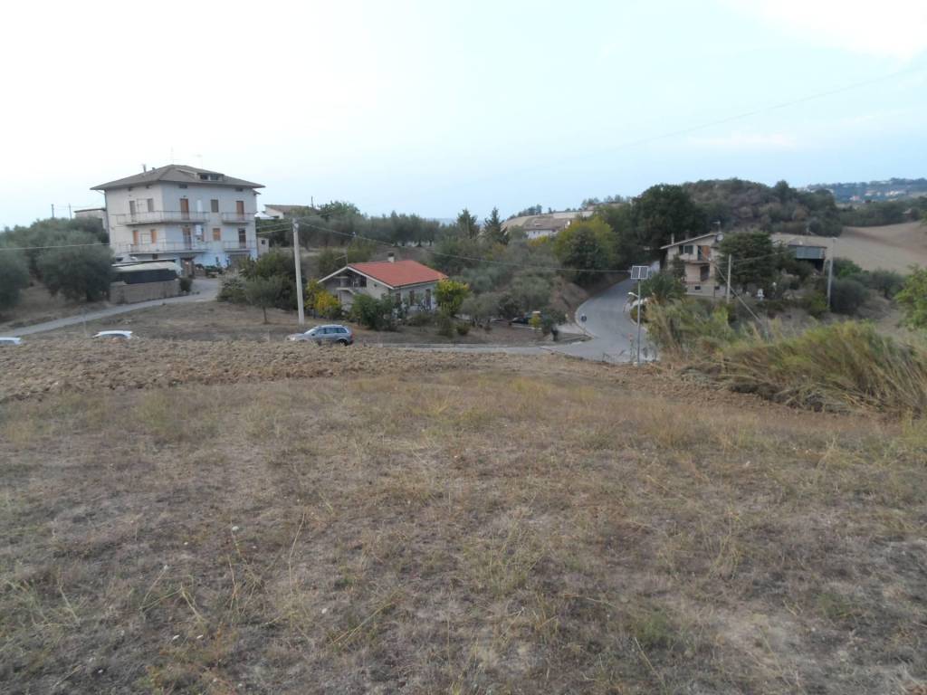 Terreno a Castorano in Contrada San Silvestro - Foto 2