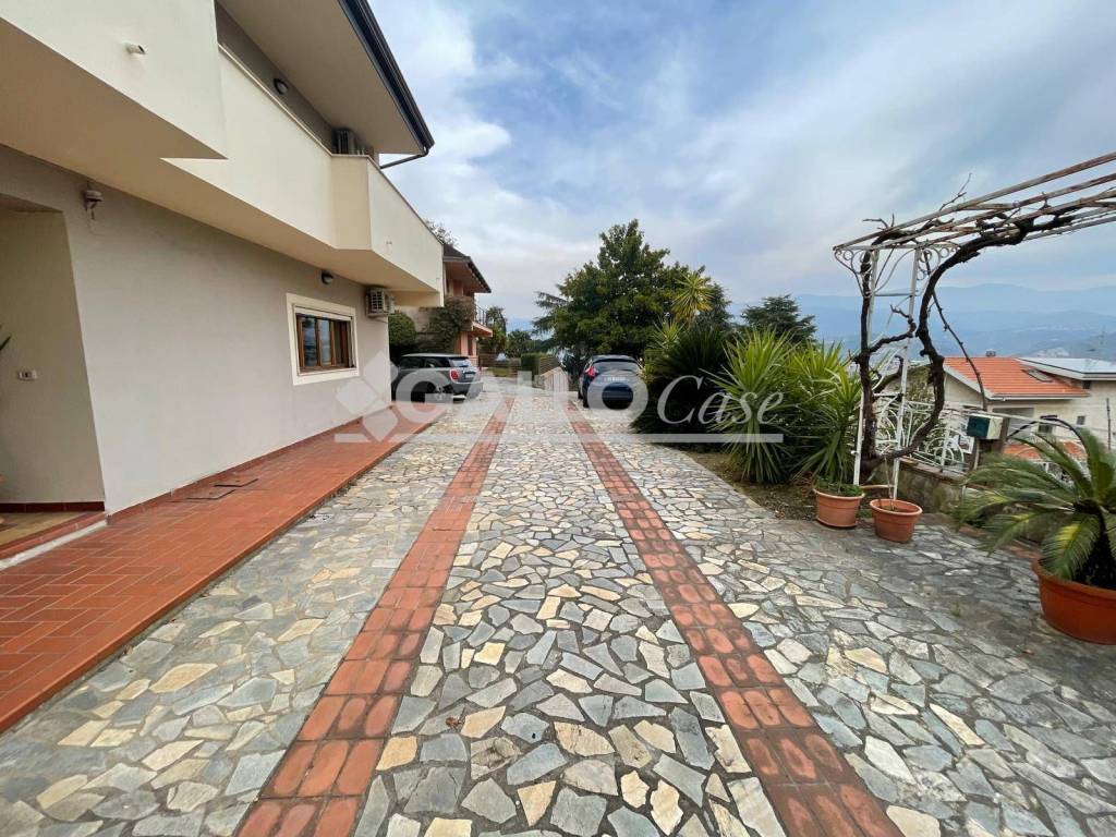 Villa a Rende in Via M Buonarroti - Sant'Agostino - Foto 3