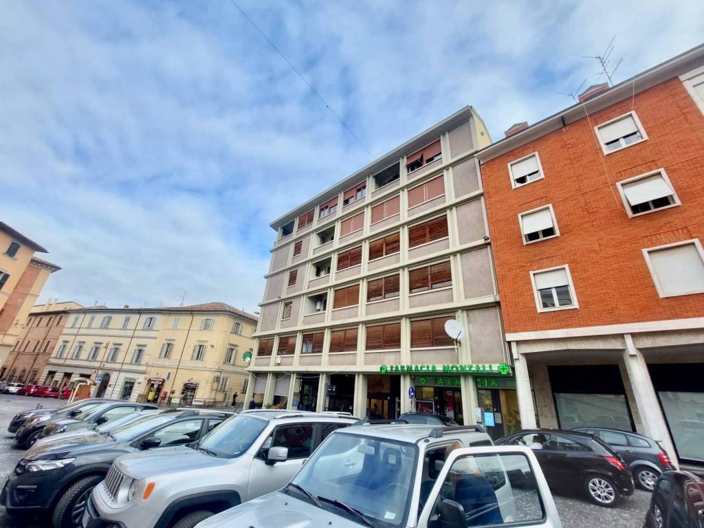 Appartamento a Fabriano in PIAZZALE GIAMBATTISTA MILIANI - Foto 2