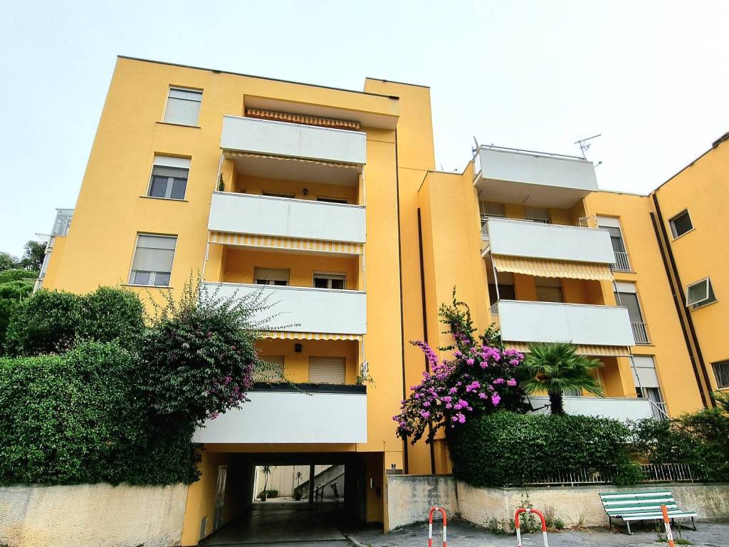 Appartamento a Spotorno in Via Magiarda - Foto 4