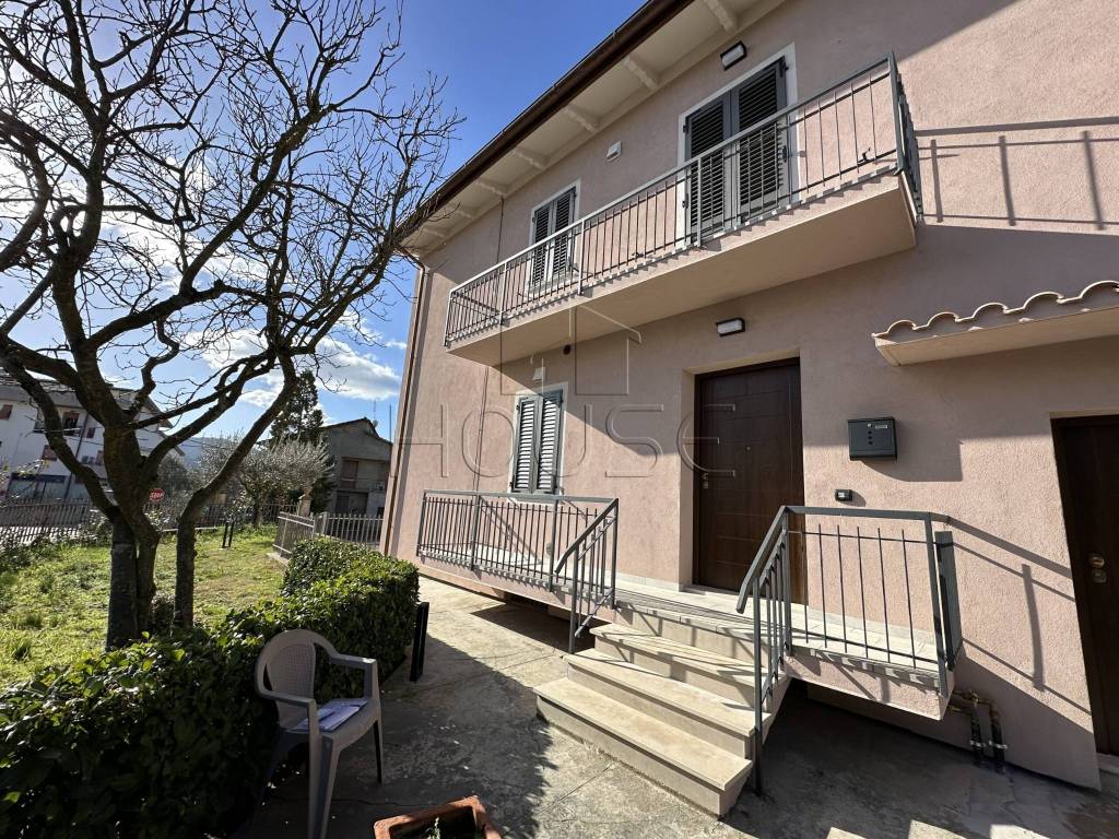 Appartamento a Città di castello in via fratelli ramaccioni, 16 - Foto 2