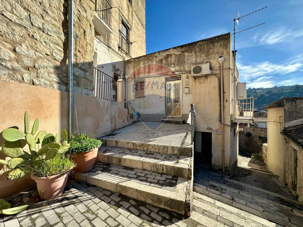 Casa indipendente a Modica in Via Costa San Vito, 13 - Foto 2