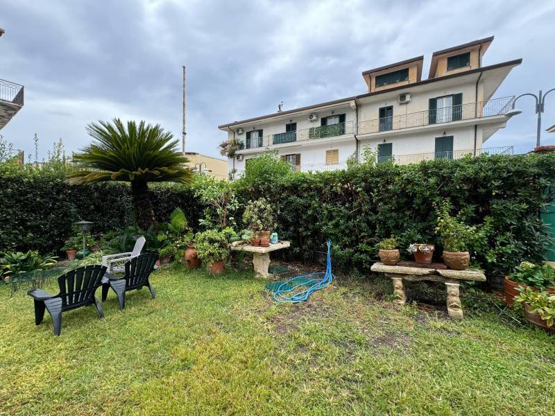 Villa a Falerna in Viale della Libertà - Foto 2