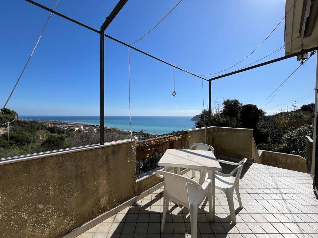 Villa a Alassio in Via Privata Angelo Vigo, 28 - Foto 3