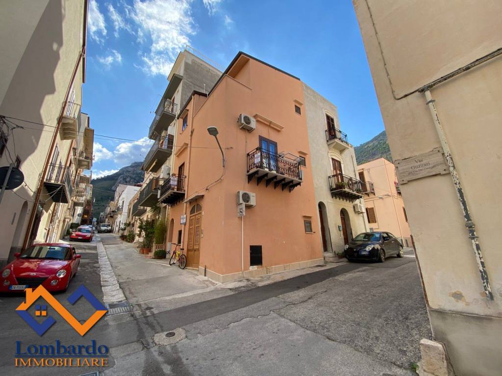Casa indipendente a Castellammare del golfo in Via Guzzari - Foto 2