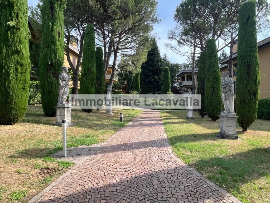 Appartamento a Varese in Via Ciro Menotti, 78 - Foto 2