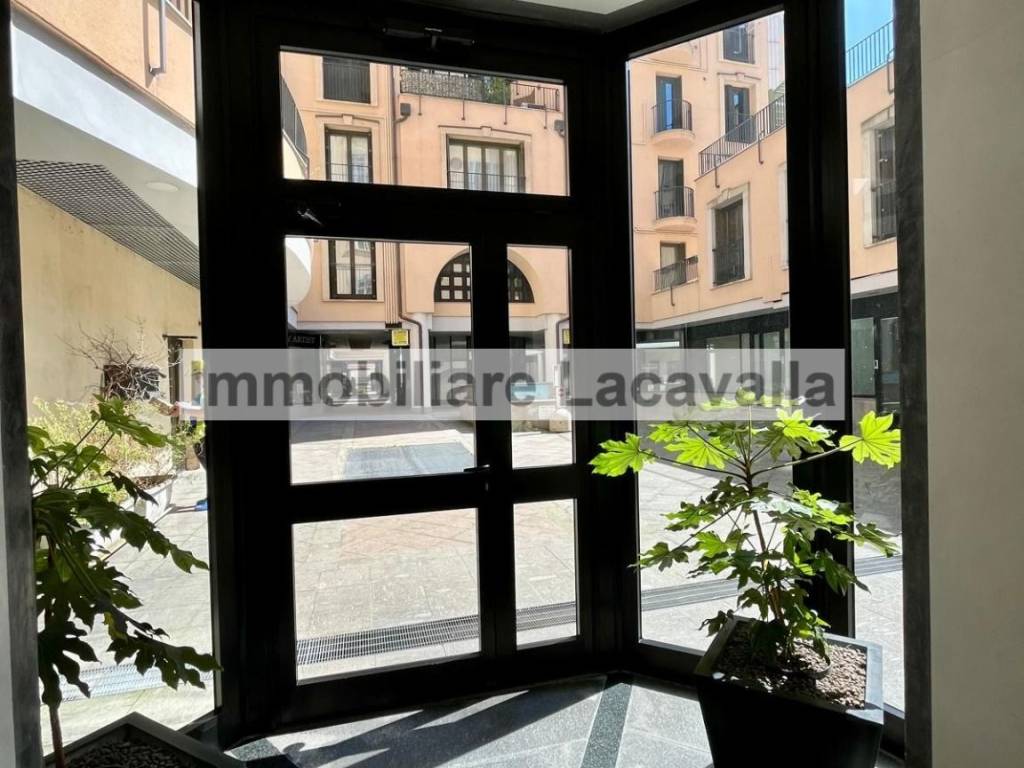Appartamento a Varese in Piazza della Repubblica, 5 - Foto 2