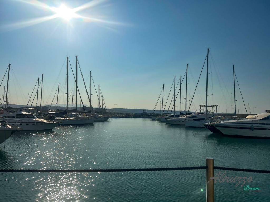 Appartamento a Montenero di bisaccia in Viale Andrea Doria, 49 - Foto 2