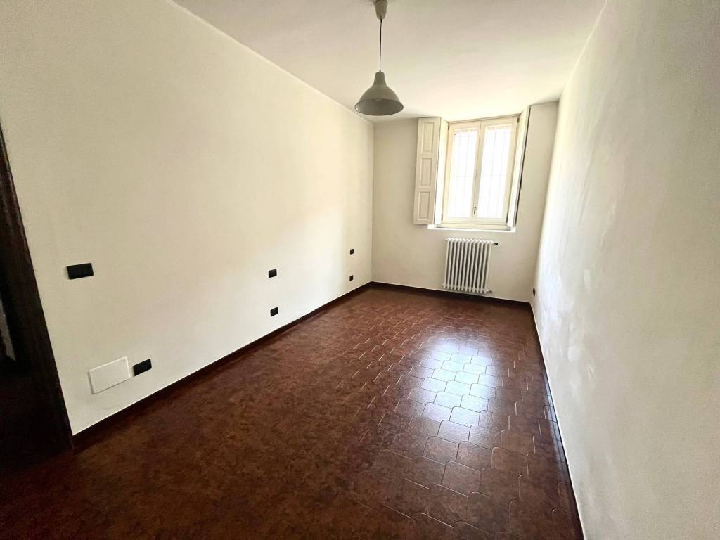 Appartamento a Vercelli in Piazza Alessandro d'Angennes - Foto 5