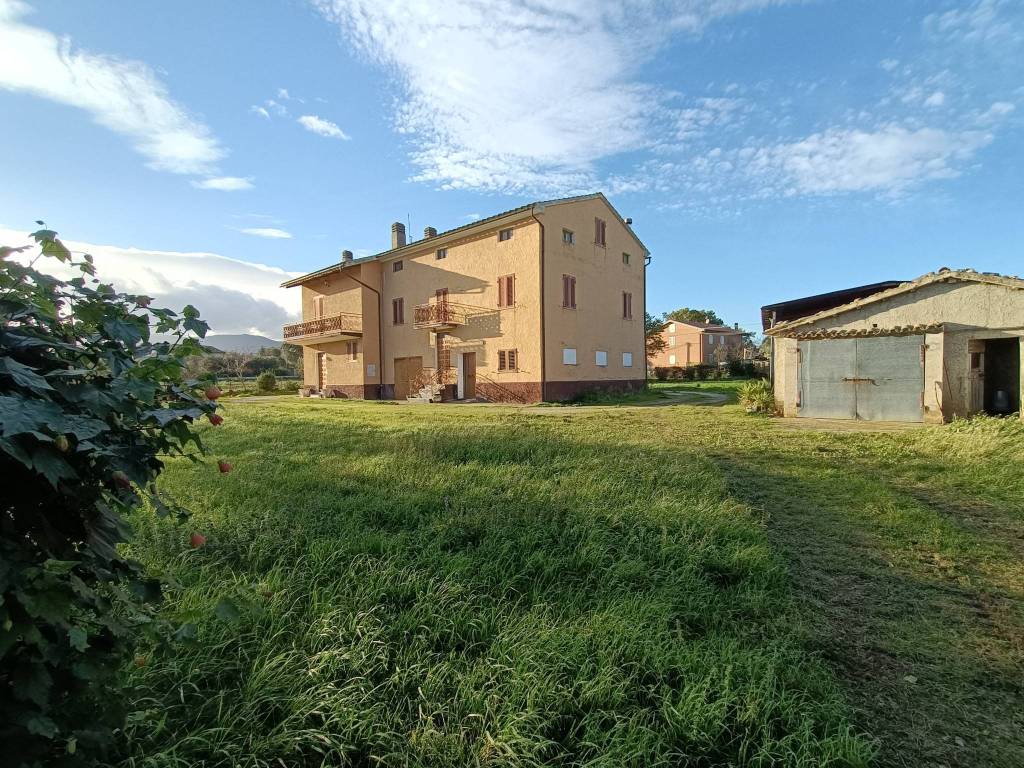 Rustico / casale a Treia in Contrada Sterpare - Foto 2