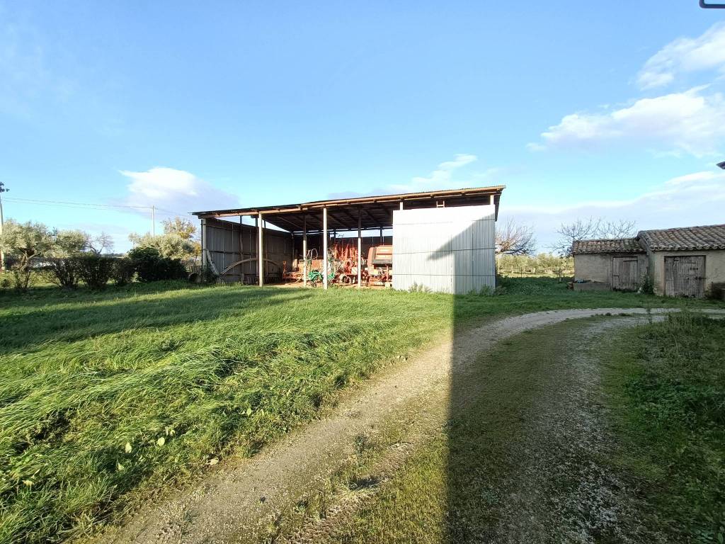 Rustico / casale a Treia in Contrada Sterpare - Foto 4