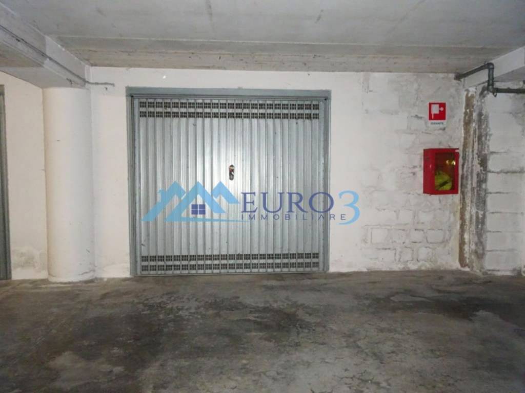 Box / garage a Ascoli piceno in Via marini s.n.c - Foto 3