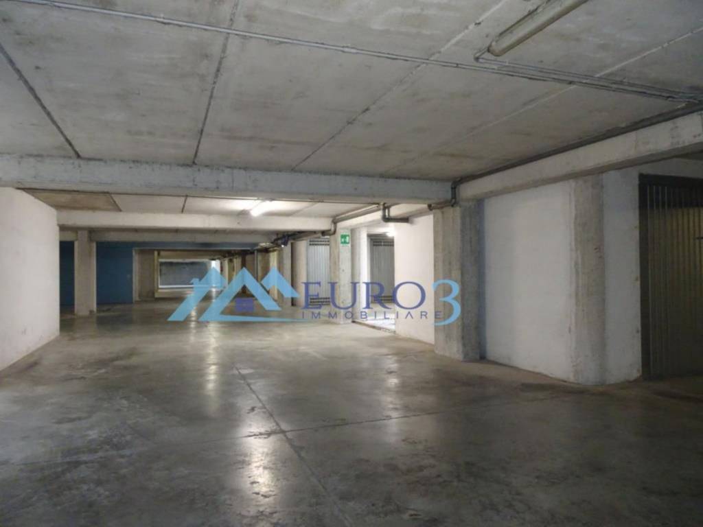 Box / garage a Ascoli piceno in Via marini s.n.c - Foto 4