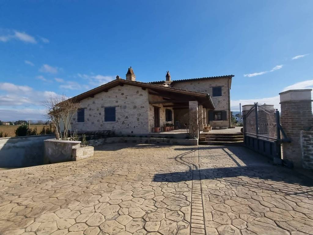 Villa a Deruta in Strada Provinciale di Marsciano - Foto 2
