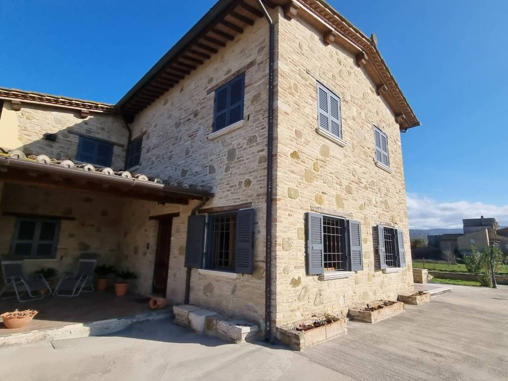Villa a Deruta in Strada Provinciale di Marsciano - Foto 3