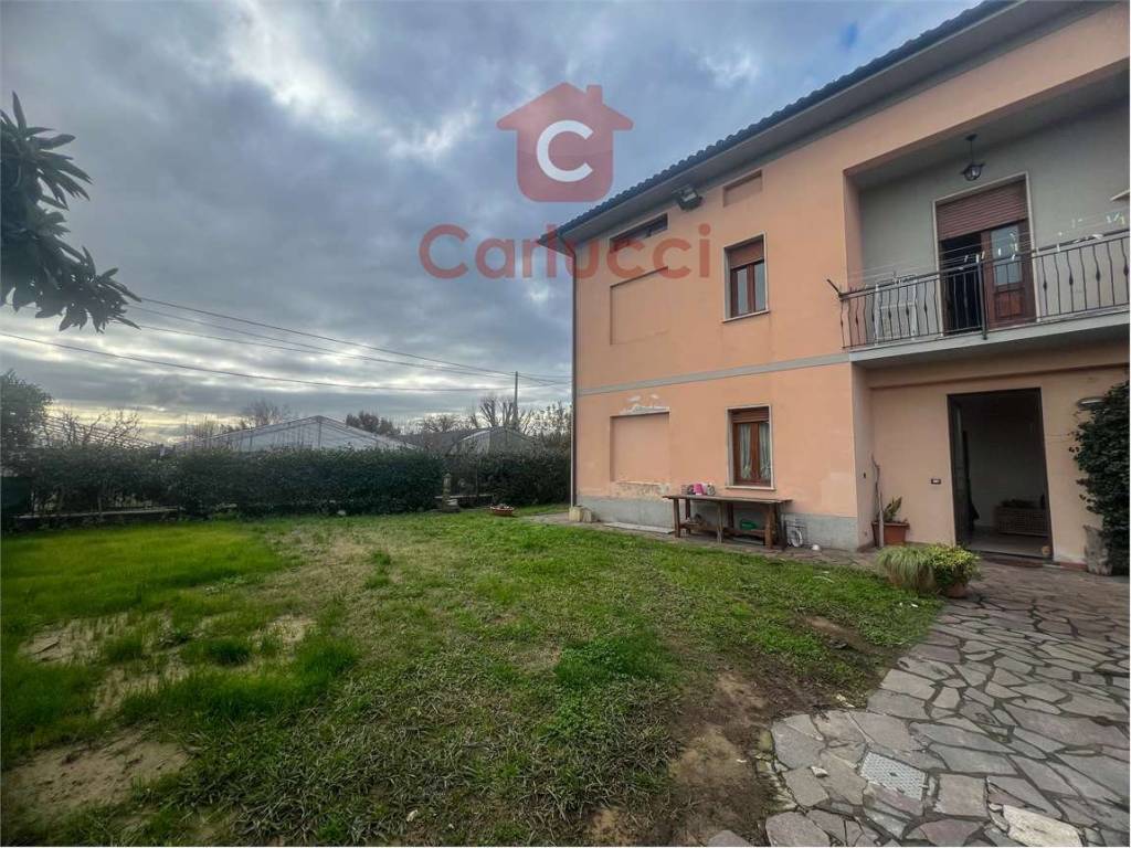 Casa indipendente a Pescia in VIA FOSSO DEL TOMOLO , 9 - Foto 2