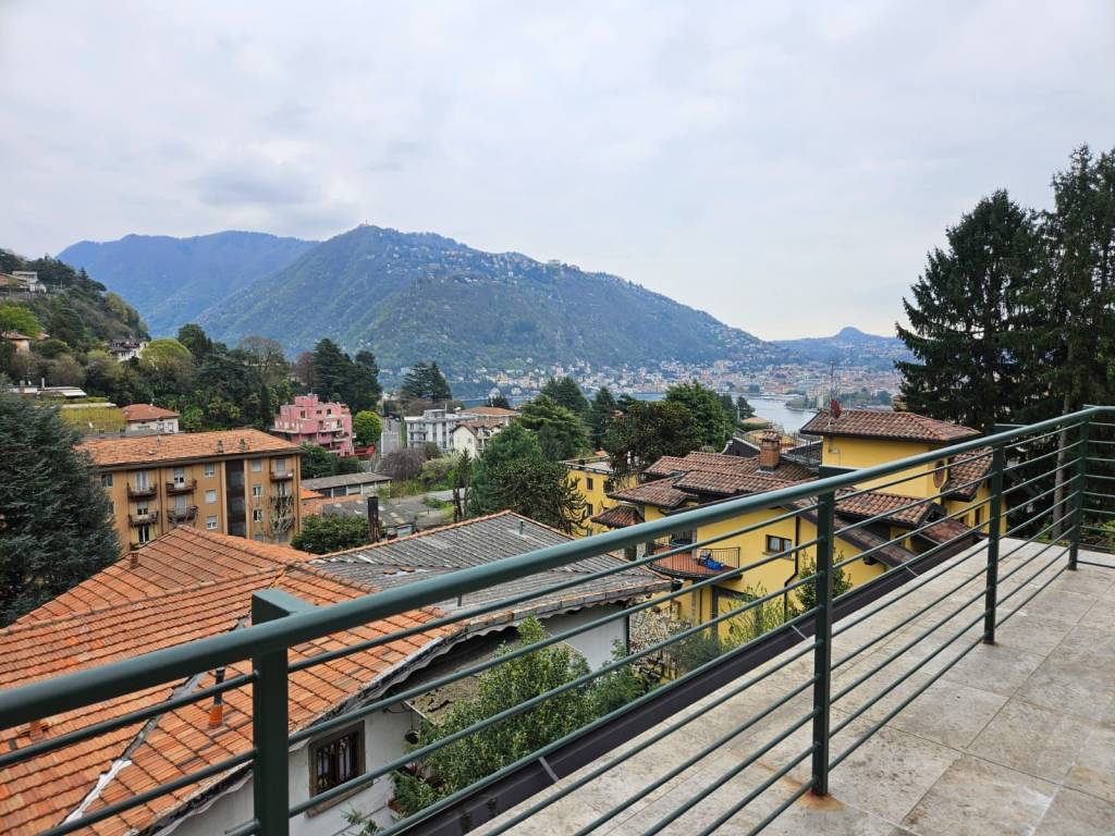Appartamento a Como in Via Achille Sacchi - Foto 2