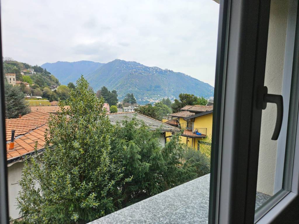Appartamento a Como in Via Achille Sacchi - Foto 4