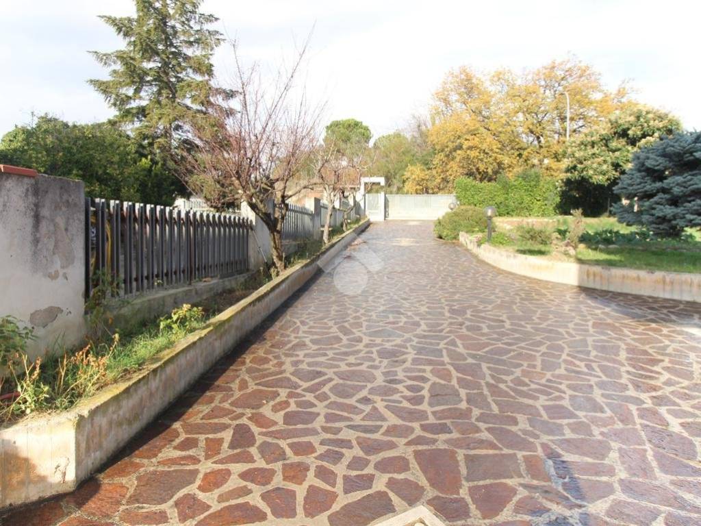 Villa a Roseto degli abruzzi in VIA VAL VOMANO - Foto 3