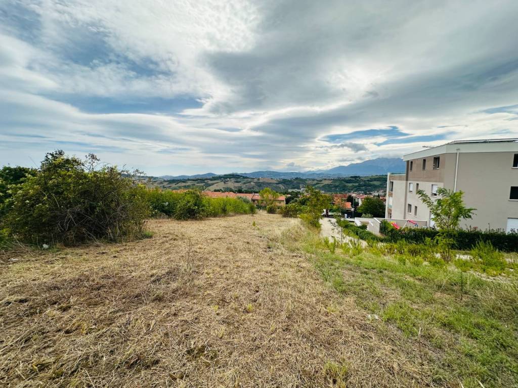 Terreno a Teramo in Via Raffaele Aurini - Foto 2