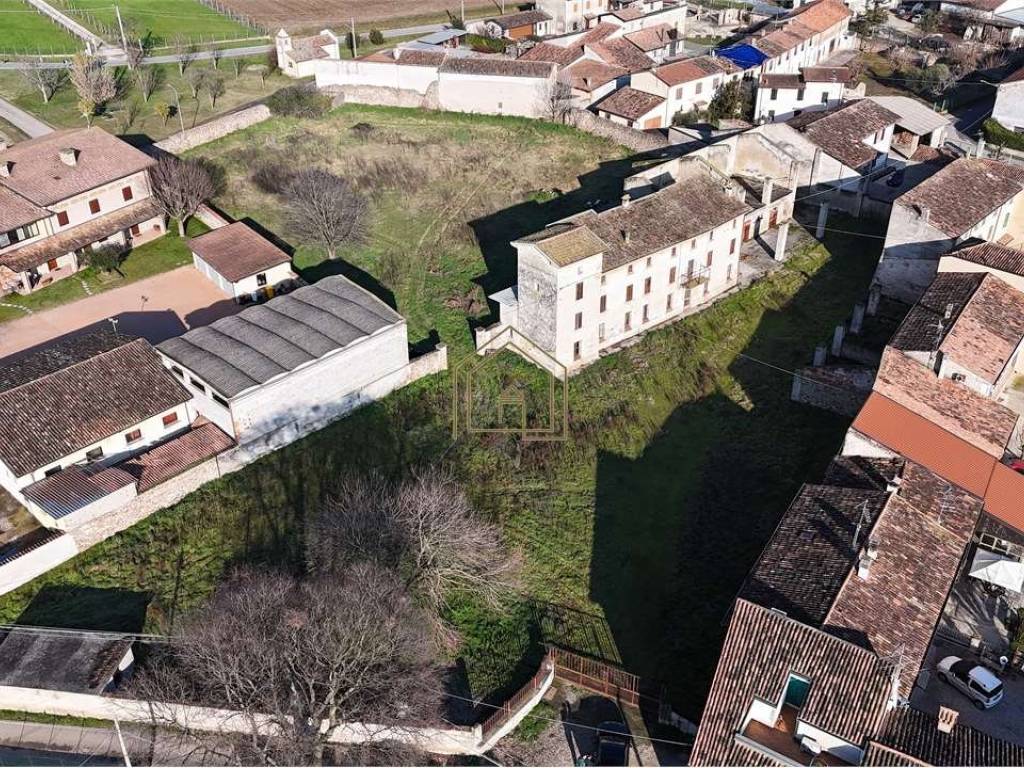 Rustico / casale a Volta mantovana in Via Baldassarre Castiglioni - Foto 3