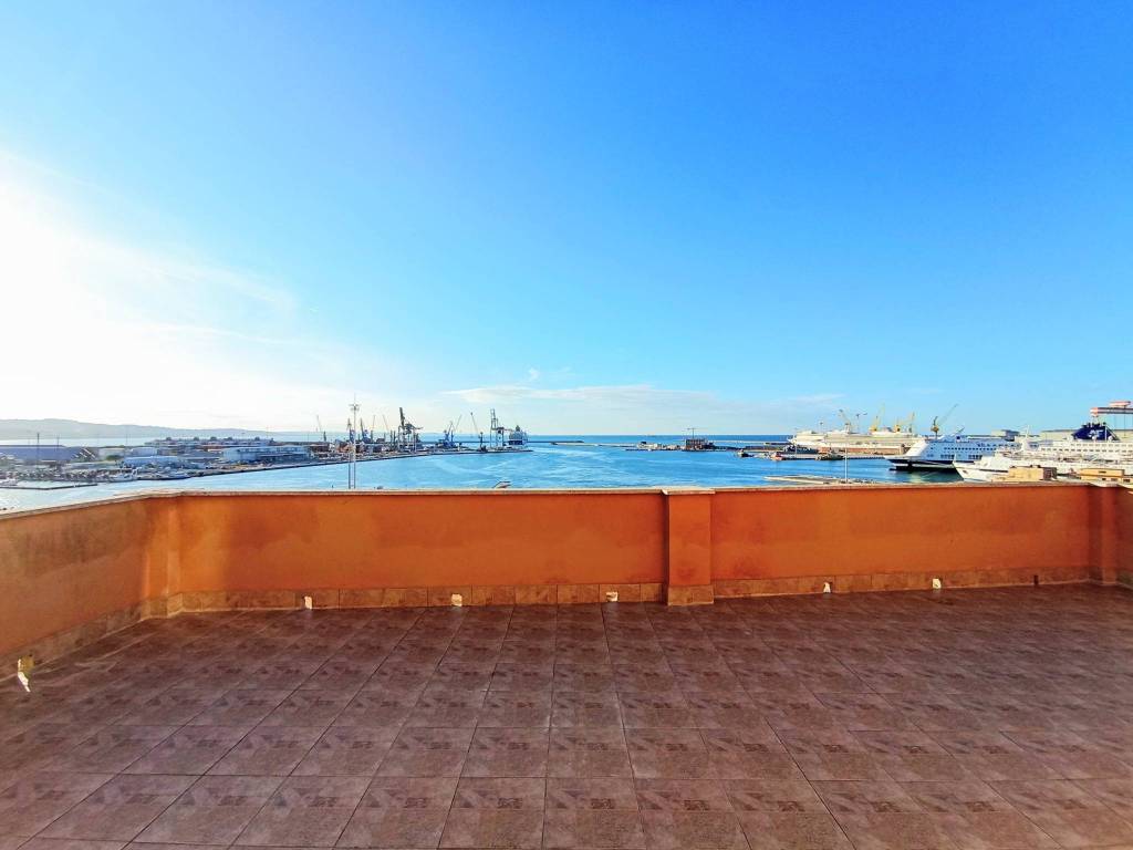 Attico / mansarda a Ancona in Via Enrico Cialdini, 3 - Foto 2