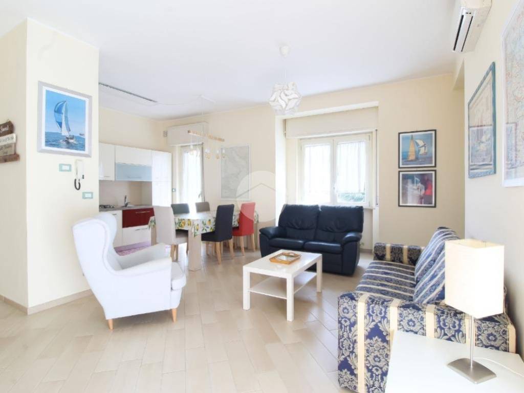 Appartamento a Alba adriatica in Via Trieste, 24 - Foto 3