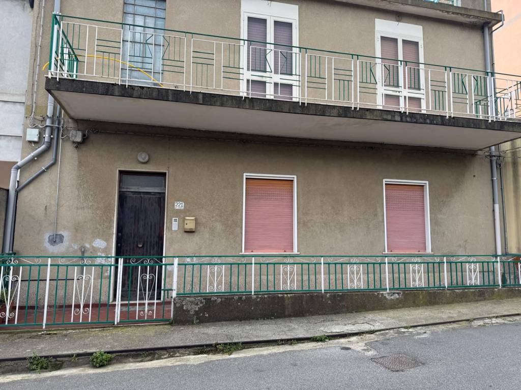 Appartamento a Messina in Via Nazionale in Santa Margherita - Foto 2