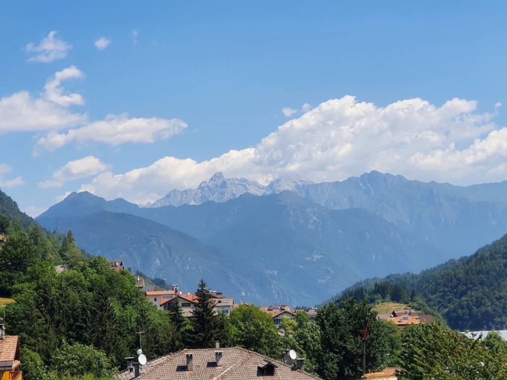 Appartamento a Sella giudicarie in via Santi - Foto 2