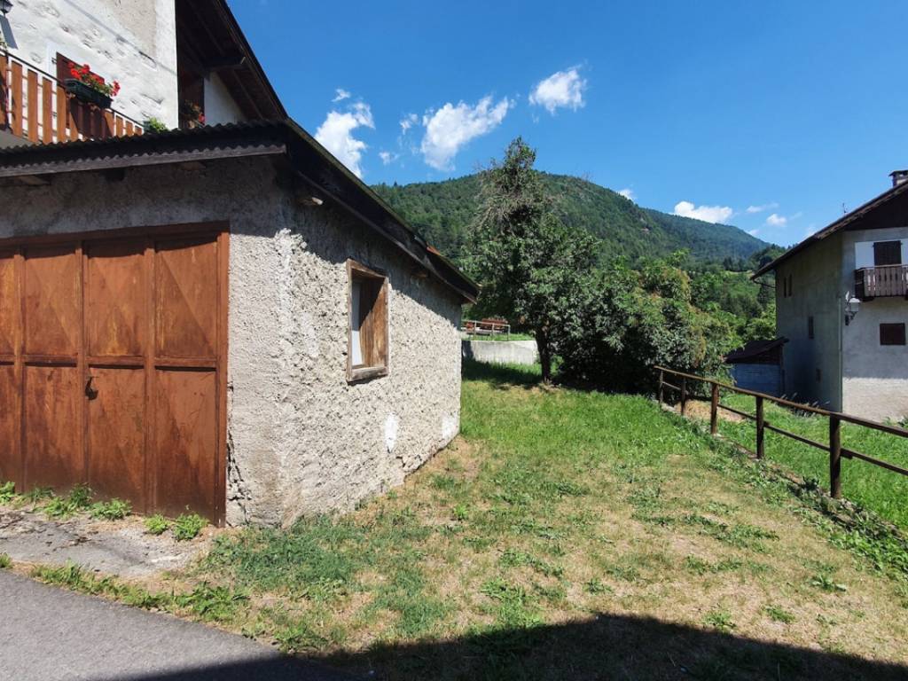Appartamento a Sella giudicarie in via Santi - Foto 5