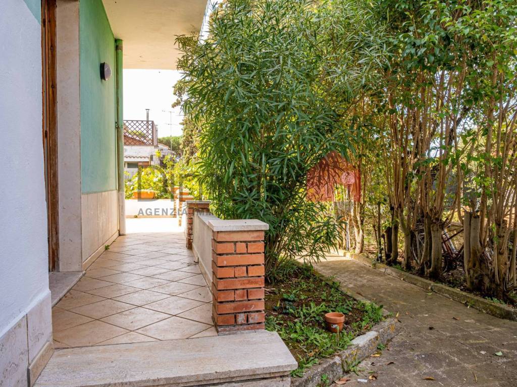 Villa a Tarquinia in via degli Oleandri - Foto 4