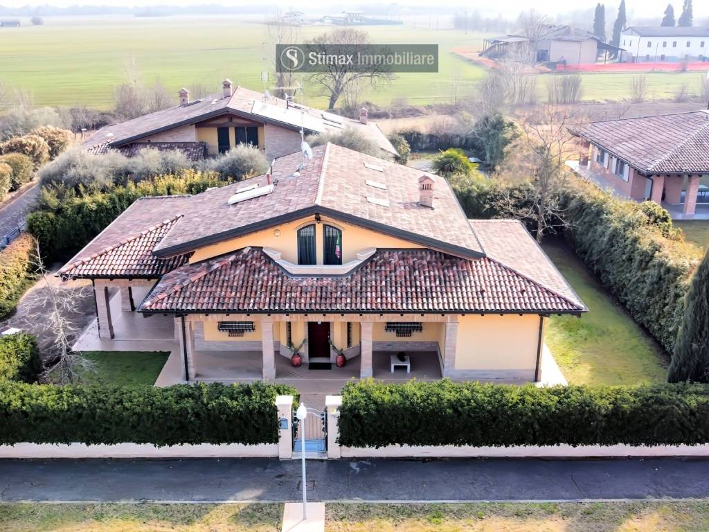 Villa a Castelnuovo rangone in Via Giuseppe Ungaretti - Foto 2