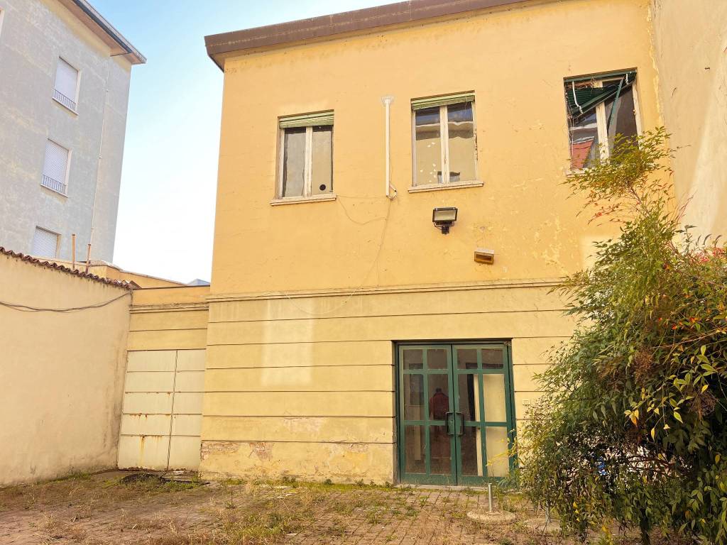 Palazzo / stabile a Mantova in Piazza Don Eugenio Leoni - Foto 3