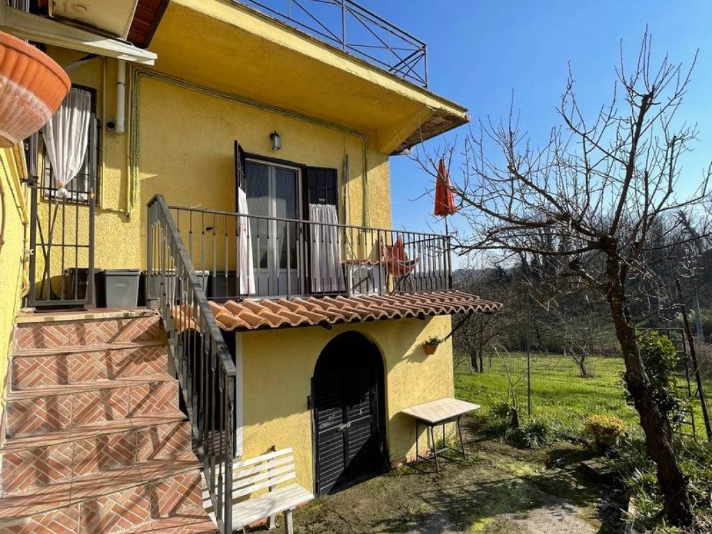 Villa a Ceccano in Via Pezze d'Ischia - Foto 3