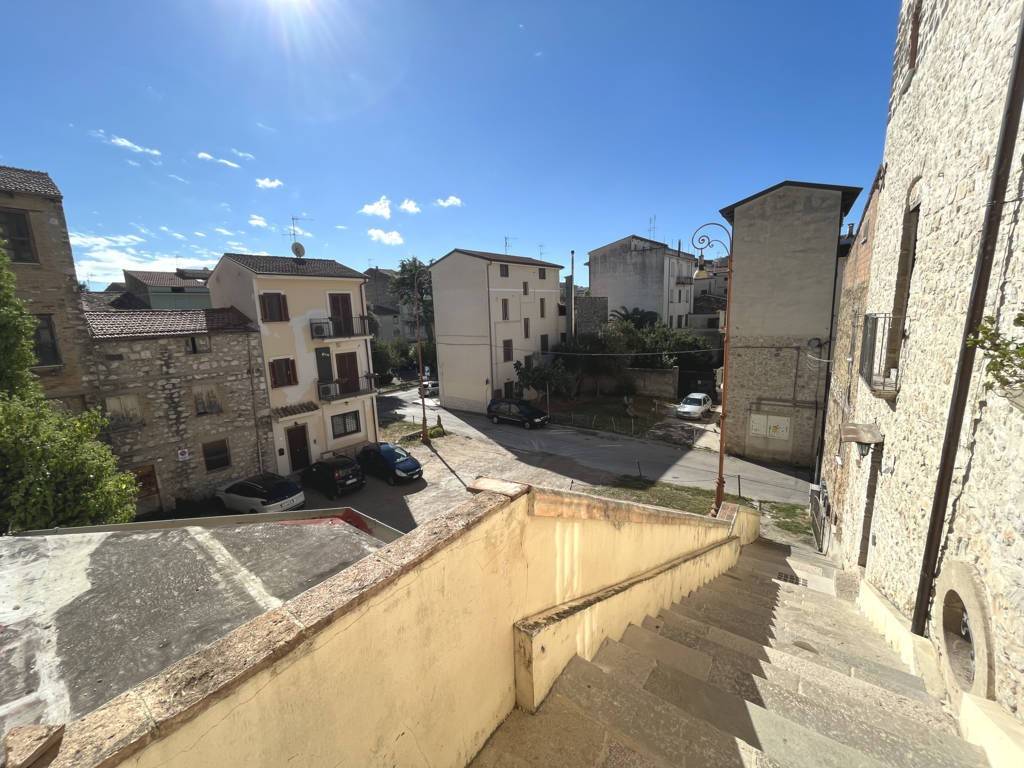 Appartamento a Fondi in Via Vespasiano Gonzaga - Foto 2