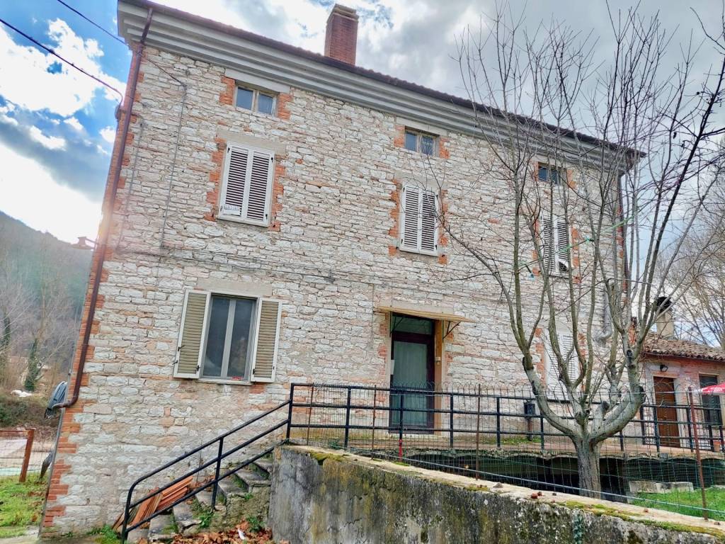 Rustico / casale a Genga in VIA MOLINO, 1 - Foto 2