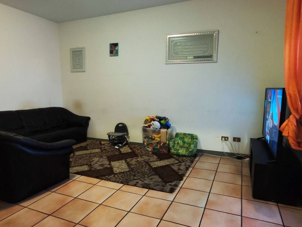 Appartamento a Piacenza in Via Roberto De Longe, 6 - Foto 2