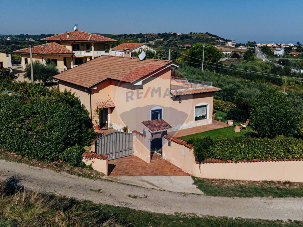 Villa a Casalbordino in C.da Santo Stefano, 33 - Foto 3
